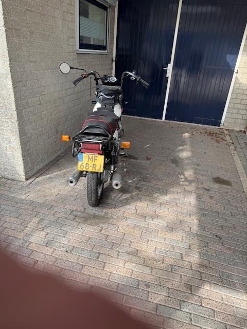 Motorfiets Moto Guzzi, 2 cilinders, Occasion, Sportuitlaat, Particulier