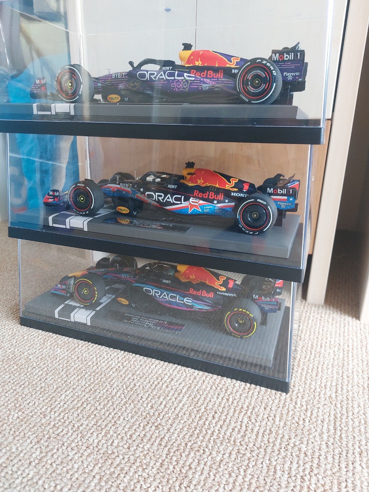 Red Bull Racing F1 RB19 2023 USA (3 stuks), Ophalen, Zo goed als nieuw, Overige typen, MiniChamps