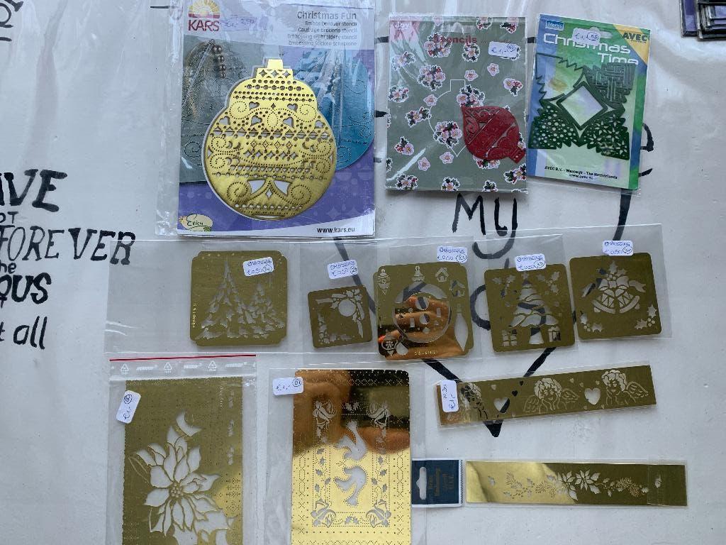 Embossing mallen 12x Kerst kaarten maken, Ophalen of Verzenden, Nieuw, Fantasie, Pons of Mal