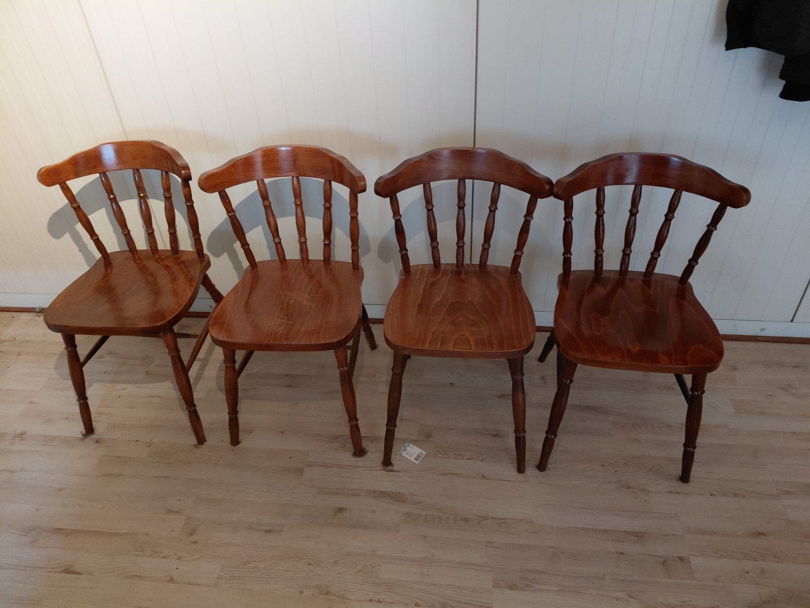 Set van 4 klassieke houten stoelen, Ophalen
