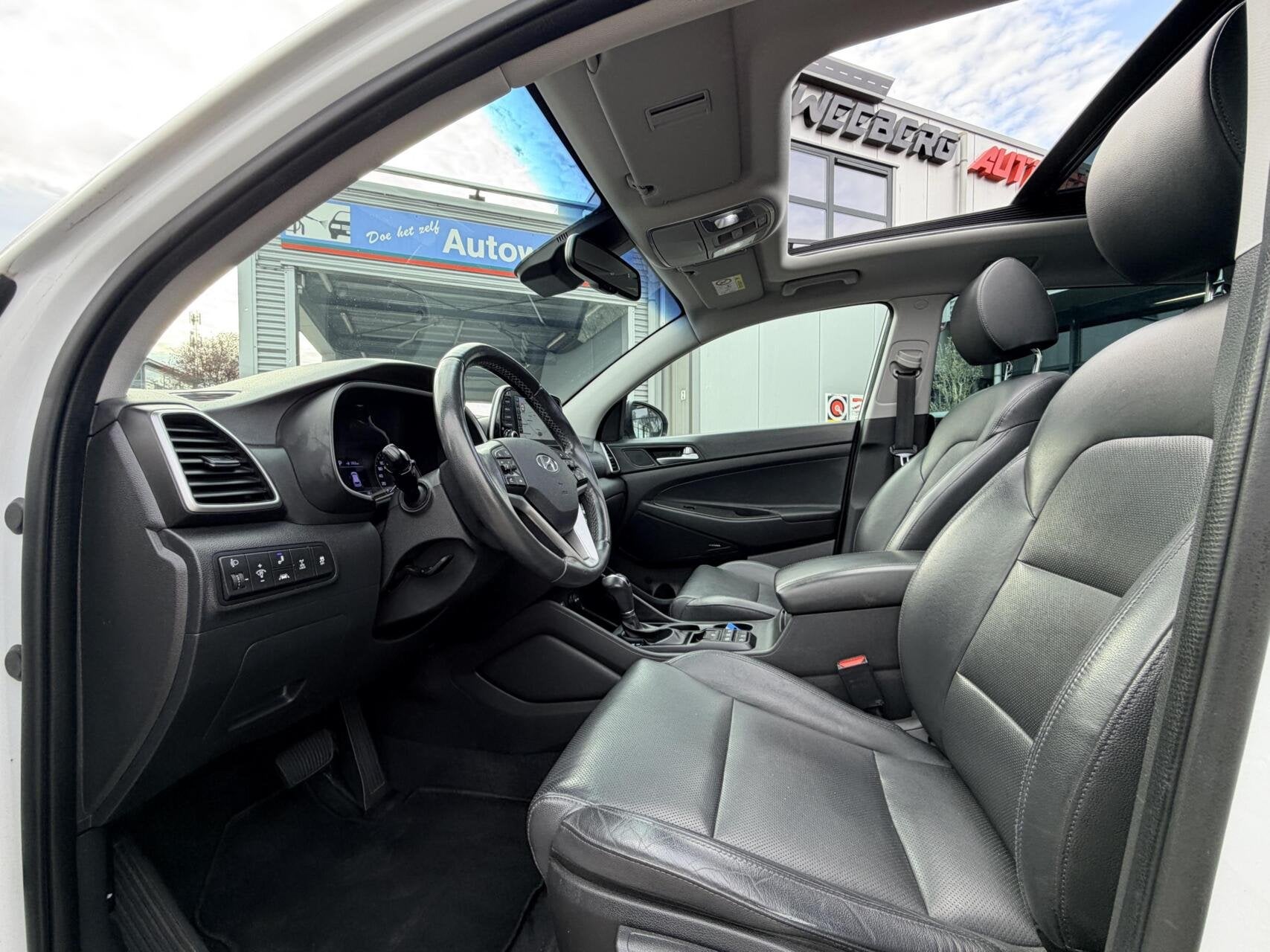 Hyundai Tucson 1.6 T-GDi Premium 4WD | Pano | Stoel-Stuurver, Auto's, Hyundai, Gebruikt, 4 cilinders, Lichtsensor, Wit