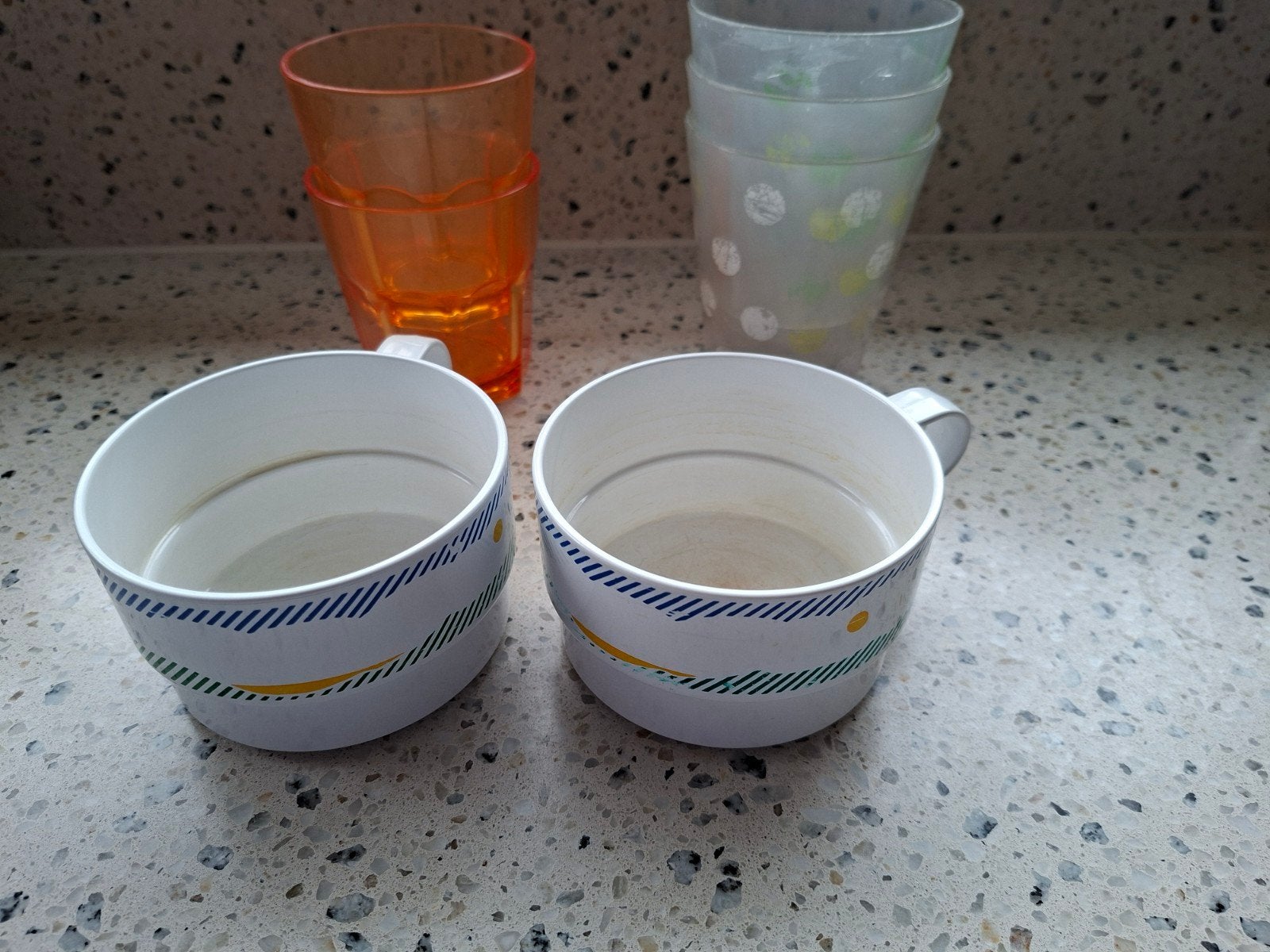 2 Mepal bakjes en 5 plastic glazen, Ophalen of Verzenden, Gebruikt