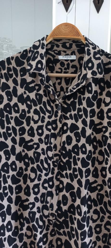 PIECES BLOUSE ZWART/BEIGE PANTHER MAAT M, Zwart, Maat 42/44 (L), Ophalen of Verzenden, Zo goed als nieuw