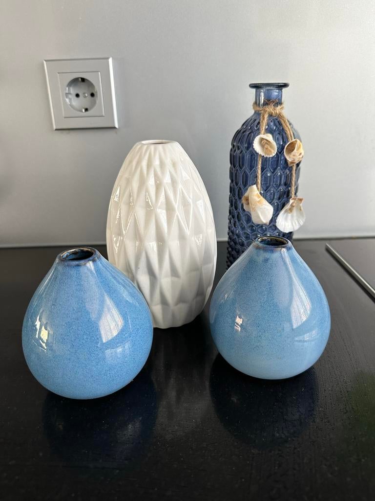 Decoratieve kleine vazen set - Blauw en wit, Huis en Inrichting, Woonaccessoires | Vazen, Zo goed als nieuw, Blauw, Minder dan 50 cm