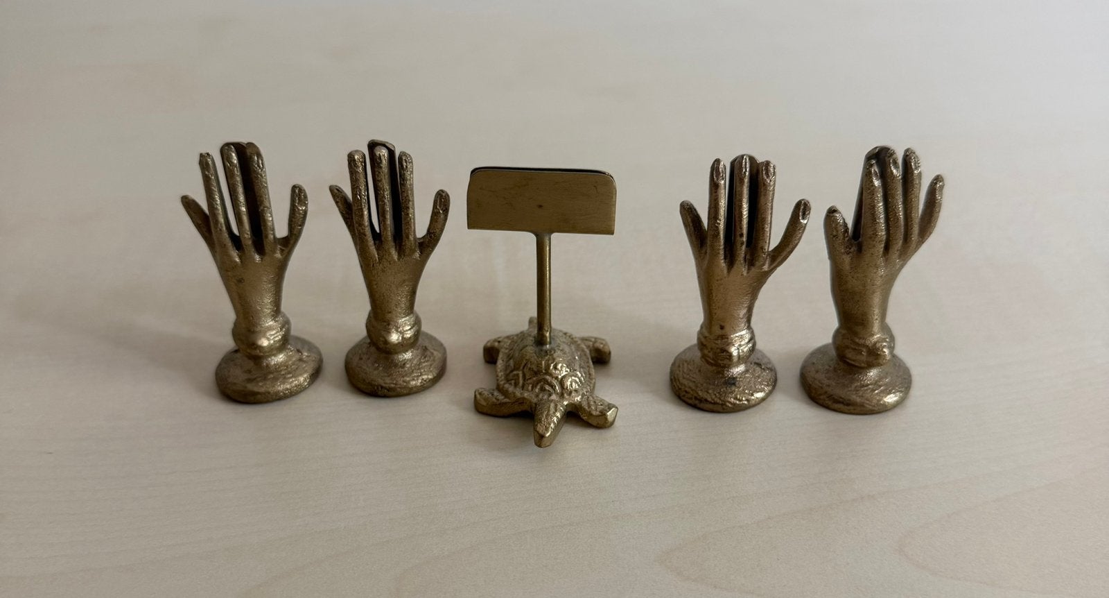 Goudkleurige foto- en kaarthouders – handjes & schildpad, Huis en Inrichting, Ophalen of Verzenden, Nieuw, Goud, Metaal