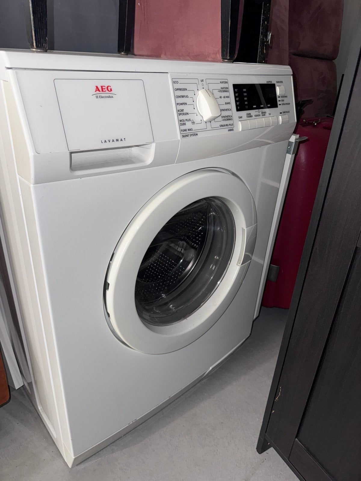Wasmachine AEG Lavamat L64840L, Ophalen, Zo goed als nieuw, 85 tot 90 cm, 1200 tot 1600 toeren