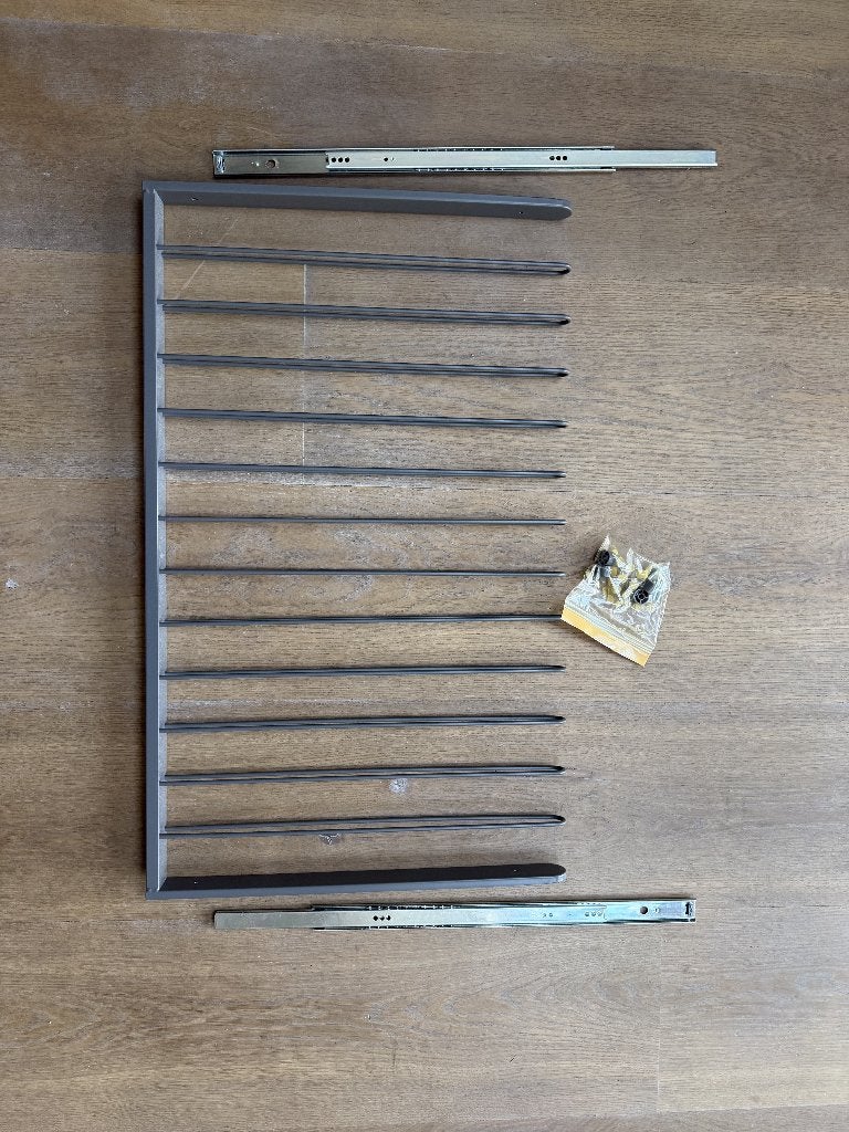 IKEA PAX KOMPLEMENT stalen broekenrek – uittrekbaar, Ophalen, Strak en praktisch, 50 tot 100 cm, Zo goed als nieuw