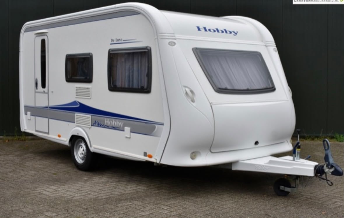Zeer nette hobby de luxe 440 met mover, Caravans en Kamperen, Hobby, Treinzit, Dwarsbed, Particulier