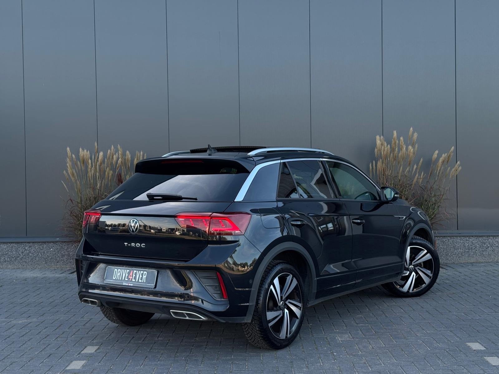 Foto 3 van Volkswagen T-Roc 1.5 TSI 3x R-Line FULL PANO|LEDER|CAMERA|AC
