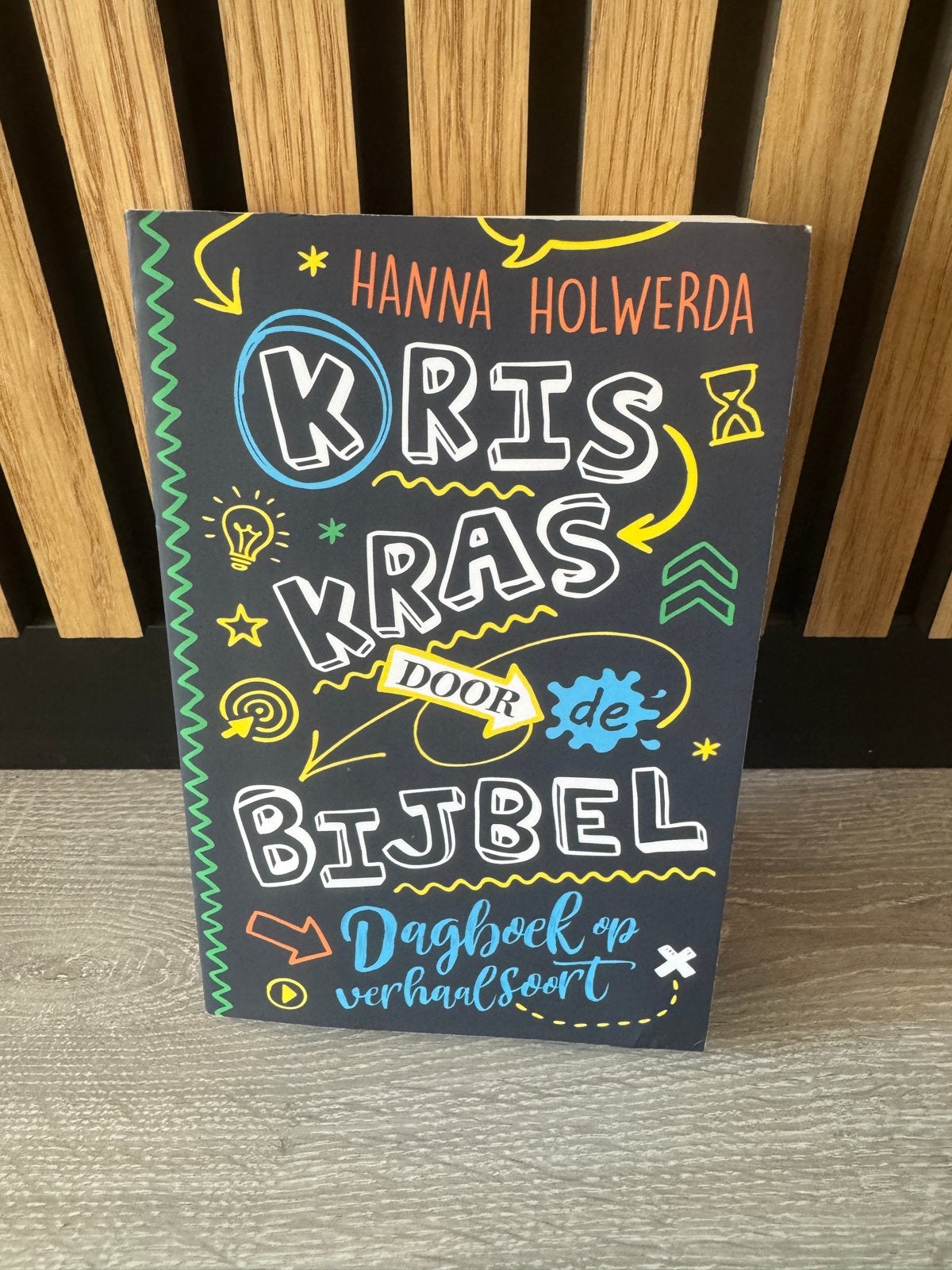 Kris Kras door de Bijbel - Hanna Holwerda, Boeken, Ophalen of Verzenden, Zo goed als nieuw, Christendom | Protestants