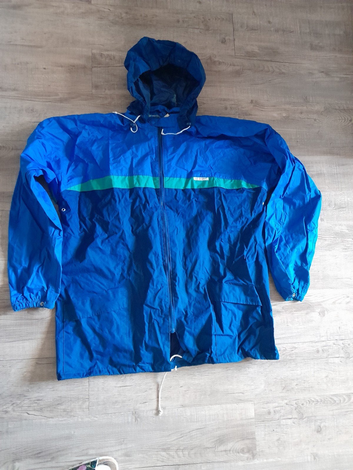 Agu sport maat L regenjas, Ophalen of Verzenden, Regenjas