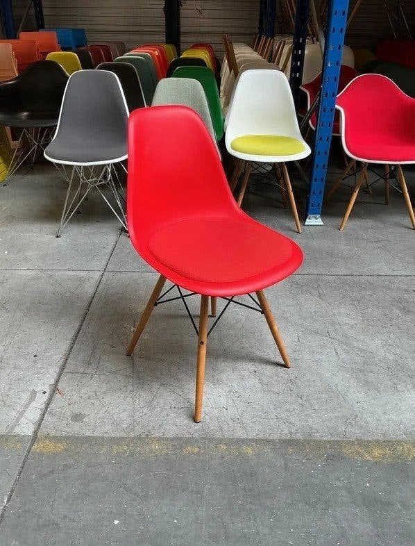 Vitra Eames Plastic Chair DSW | Eetkamerstoel | Rood, Gebruikt, -, Ophalen of Verzenden, Rood