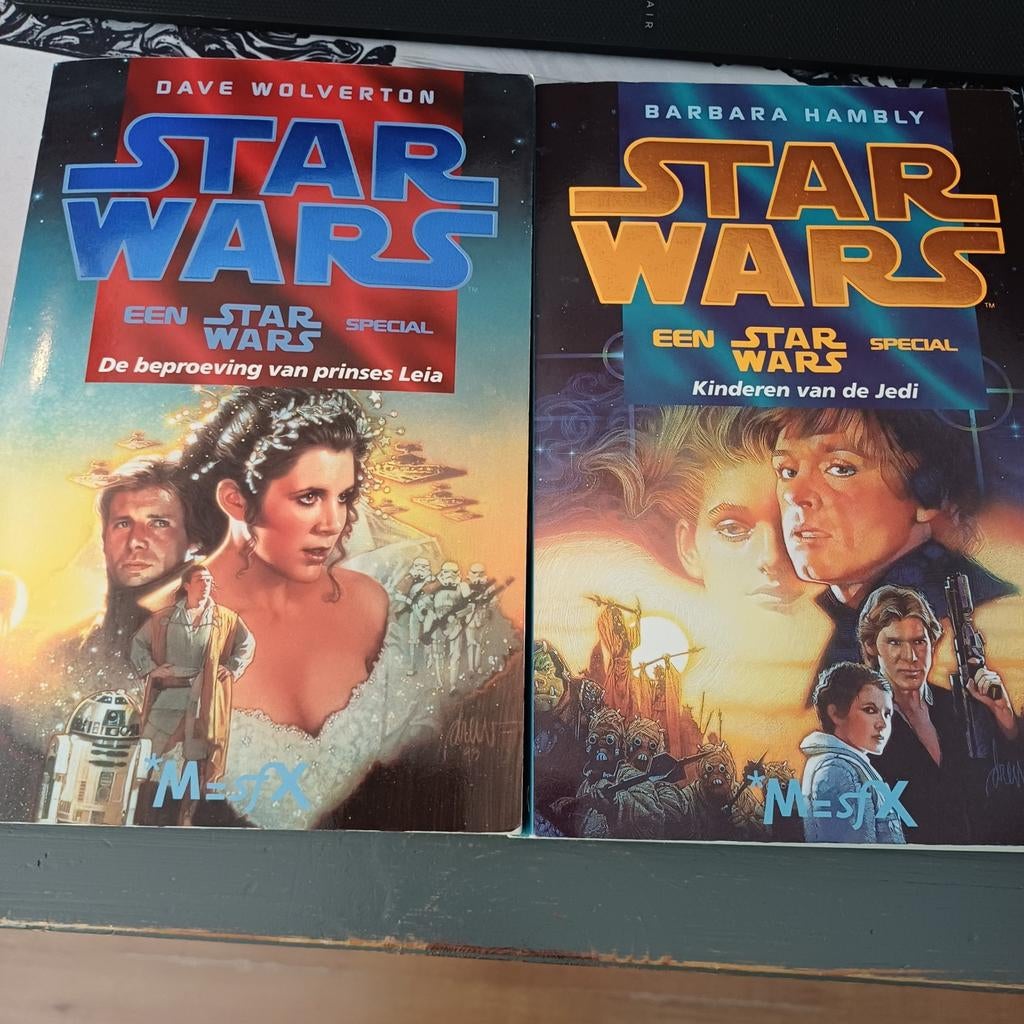 2 starwars boeken, Ophalen of Verzenden, Zo goed als nieuw
