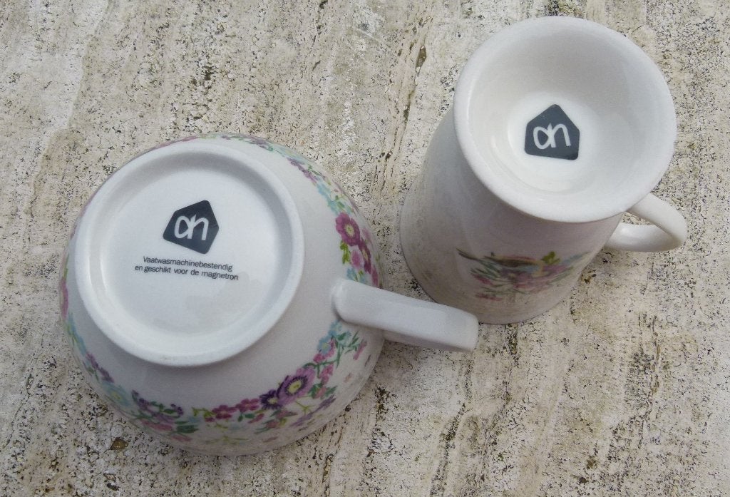 AH 4 Retro Albert Heijn Mokken plus 1 Soepkom Bloemetjes, Nieuw, Ophalen of Verzenden, Bord(en), Wedgwood