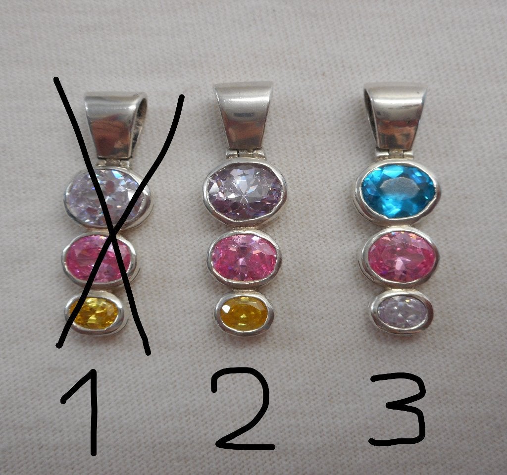 Zilveren vintage hanger met scharnier en stenen nr.597