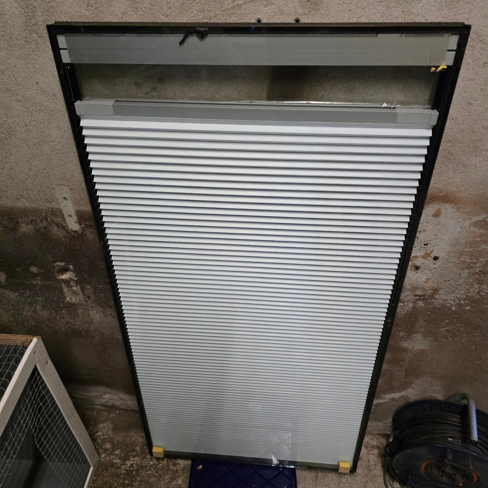 Wit rolgordijn, 120 cm hoog, Doe-het-zelf en Verbouw, Rolluiken, Gebruikt, Minder dan 100 cm, Ophalen of Verzenden, Wit