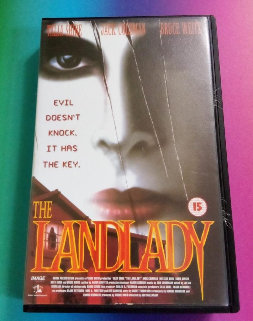 VHS - The Landlady - UK Ex-Rental NIEUW in plastic, Horror, Engels, Vanaf 16 jaar, Verzenden