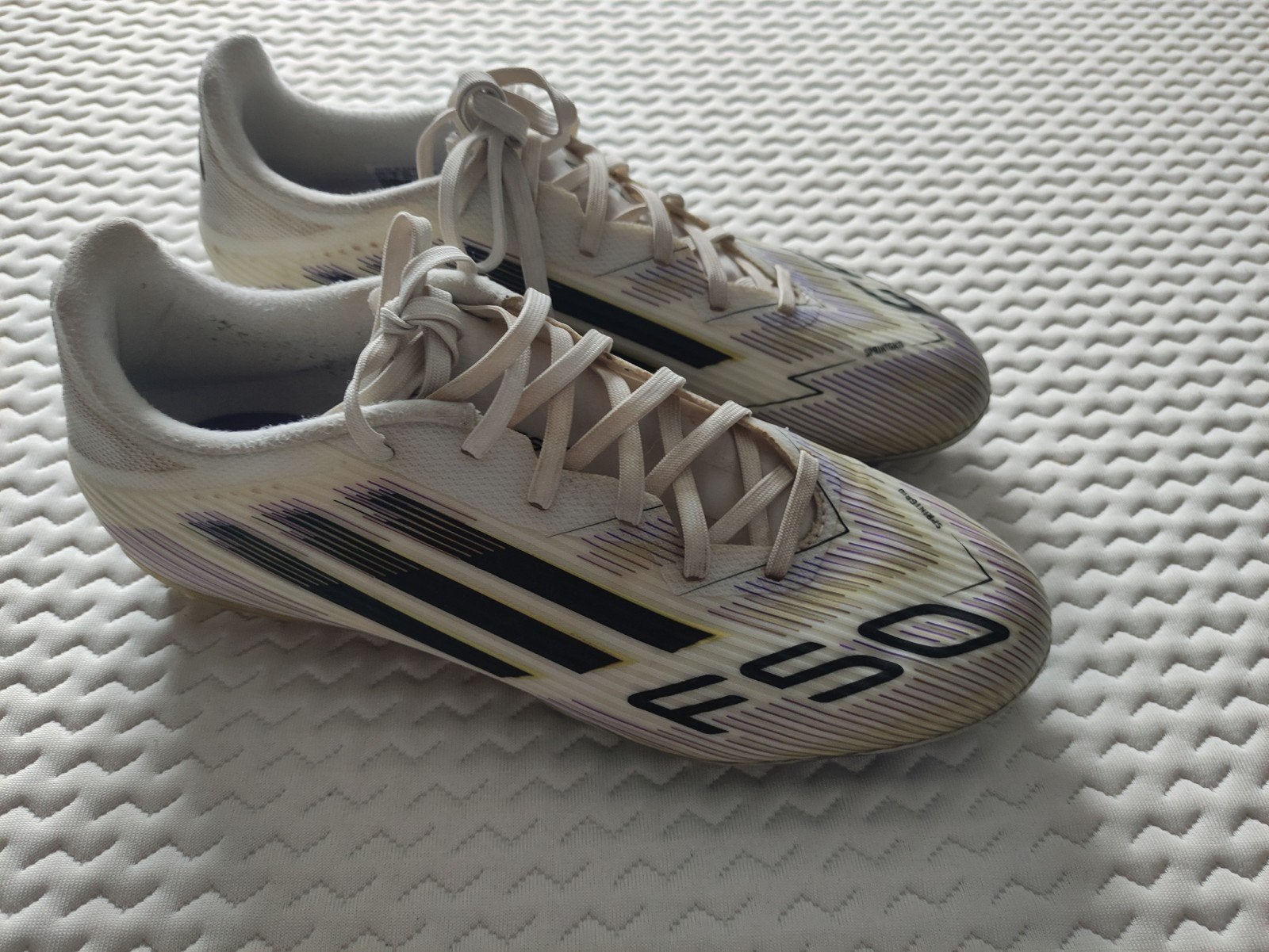 Adidas F50 voetbalschoenen maat 40 2/3, Ophalen of Verzenden, Zo goed als nieuw, Schoenen
