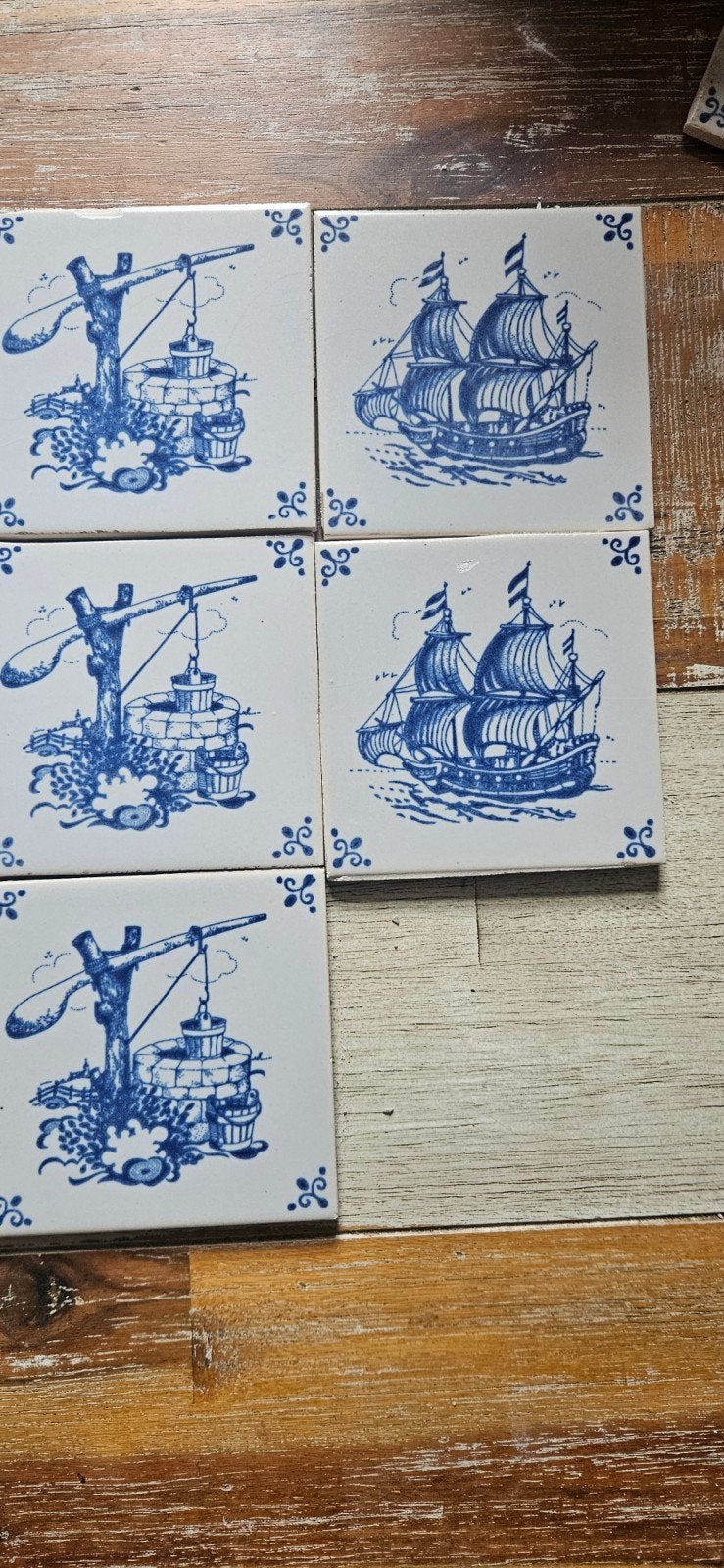 140 Delfts blauwe tegels: 126 witjes, 14 met afbeelding, Ophalen