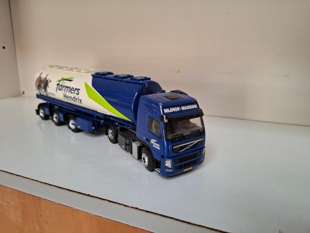 WSI Volvo Truck met Tankoplegger - Nijhof-Wassink, Ophalen of Verzenden, Zo goed als nieuw, Bus of Vrachtwagen, Wsi