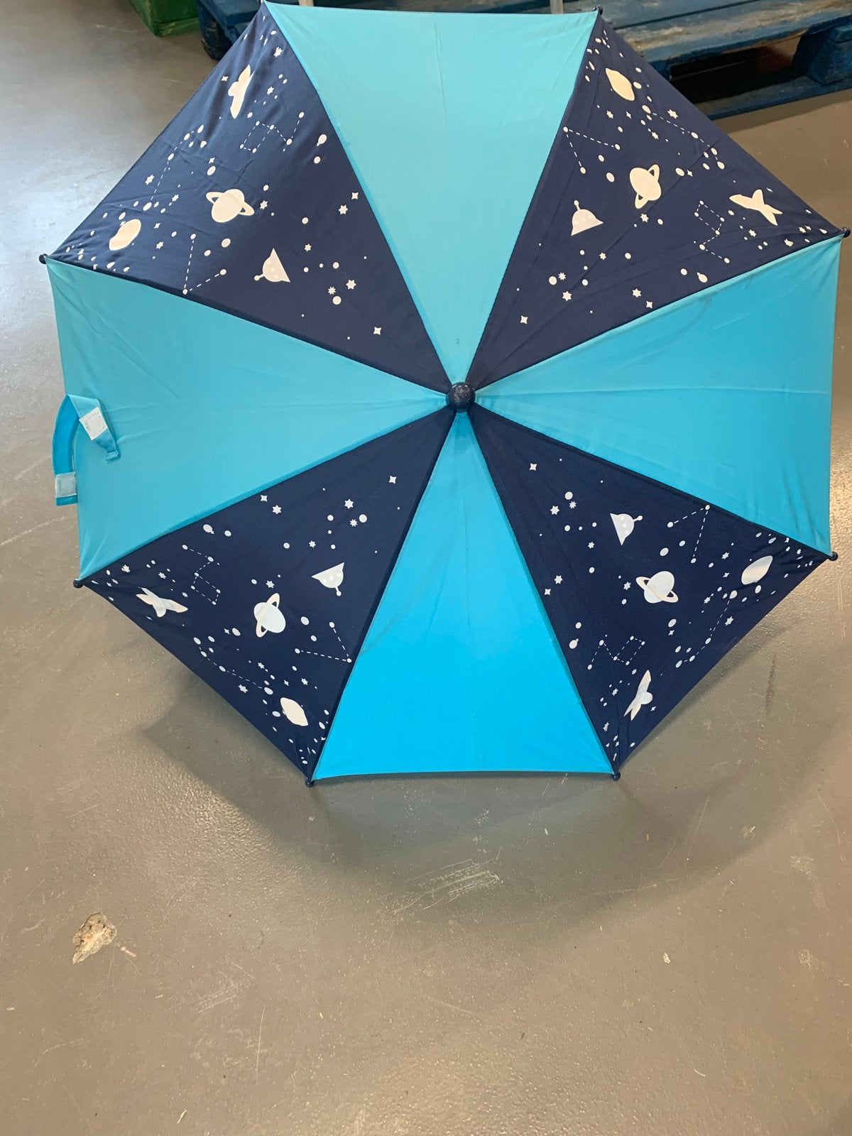 Leuke kinder paraplu met verkleurende sterren, Ophalen of Verzenden, Nieuw, Blauw