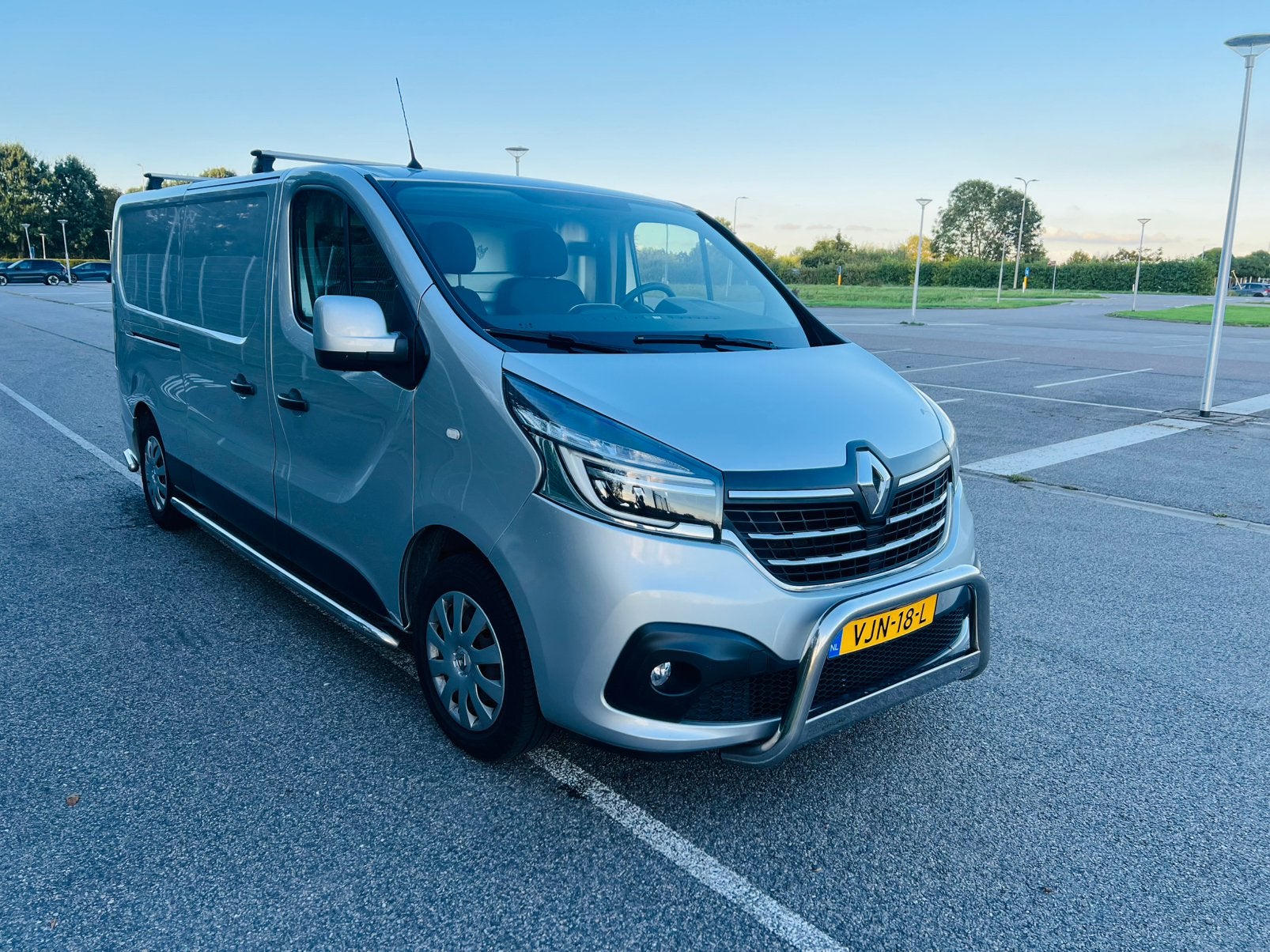 Renault Trafic GB 2.0 dCi 120pk L2h1 T30 2021 Grijs EURO6!, Voorwielaandrijving, Stof, 2000 kg, Renault