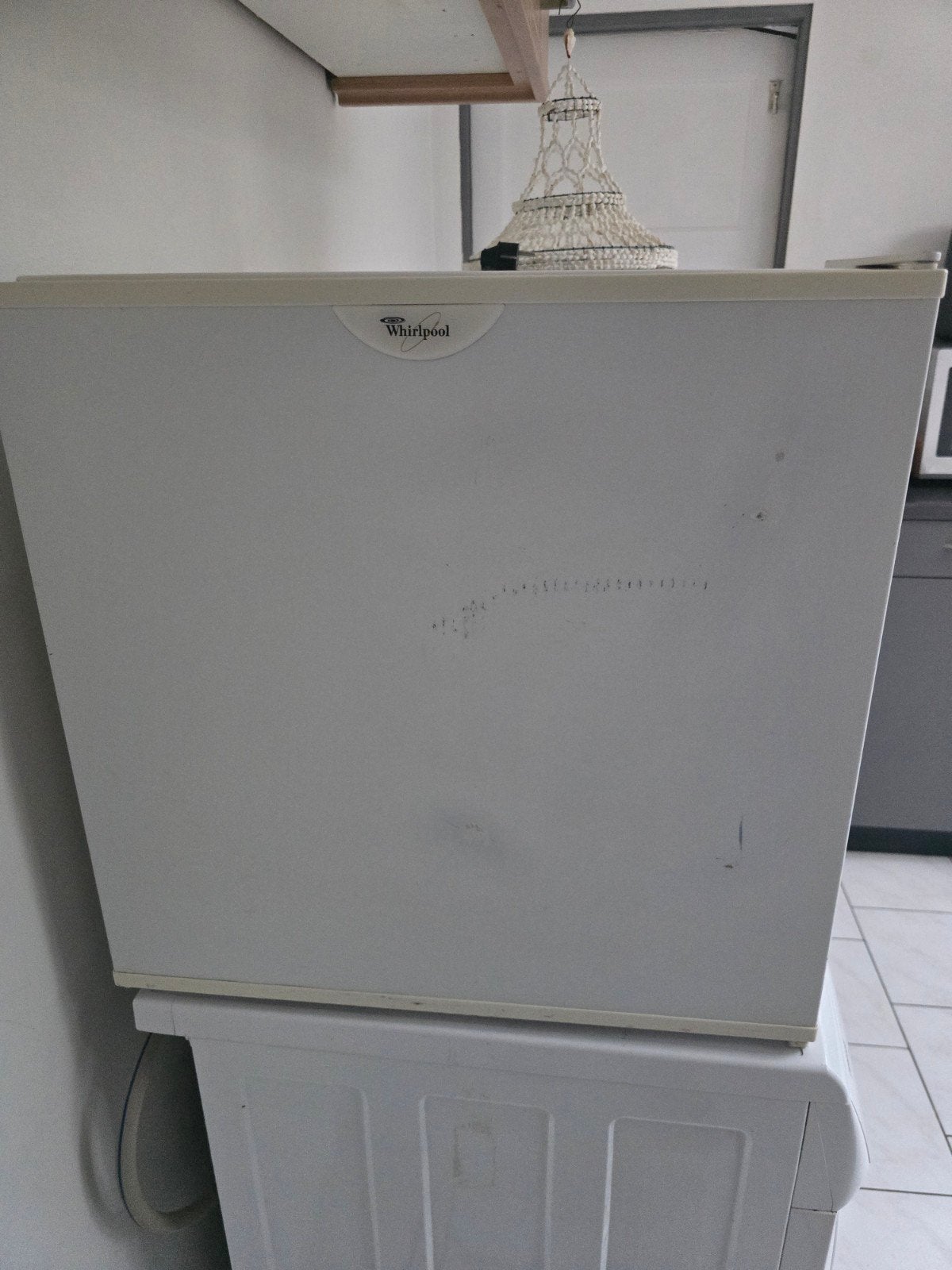 Compacte mini koelkast van Whirlpool, Ophalen, Gebruikt, Minder dan 85 cm, Minder dan 75 liter