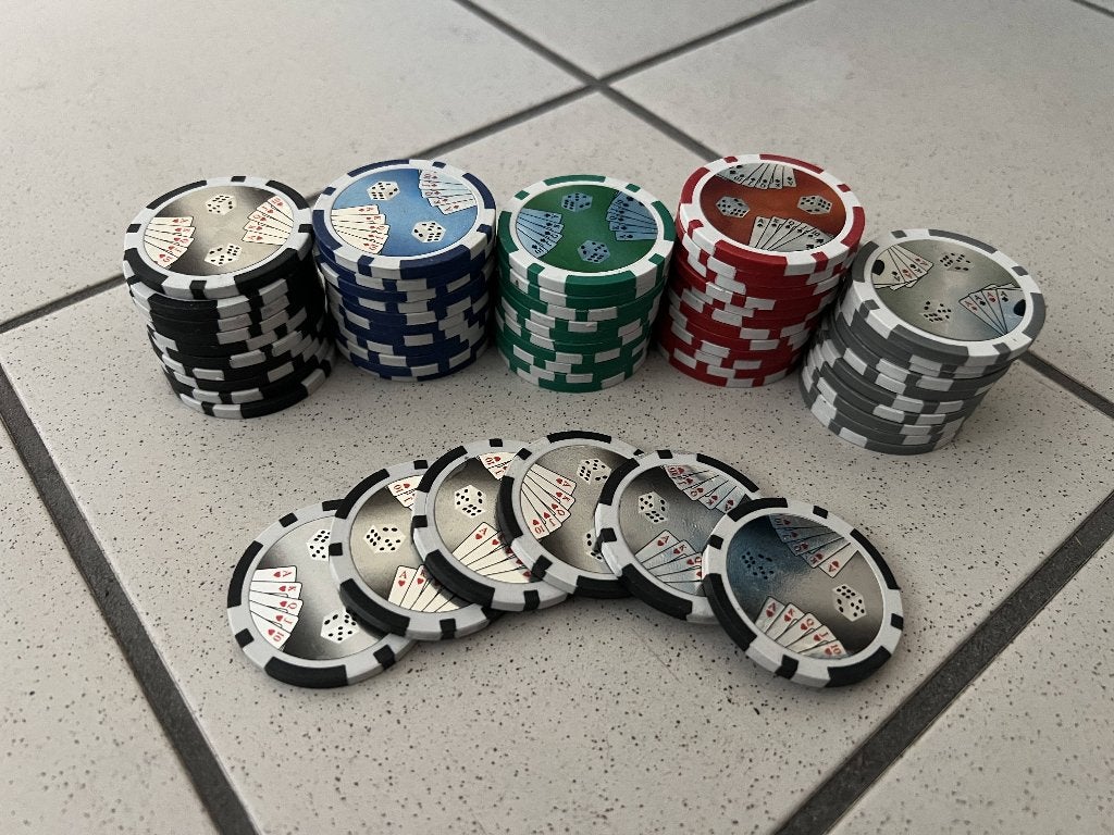 Pokerset met fiches, Drie of vier spelers, Ophalen, Gebruikt, Onbekend