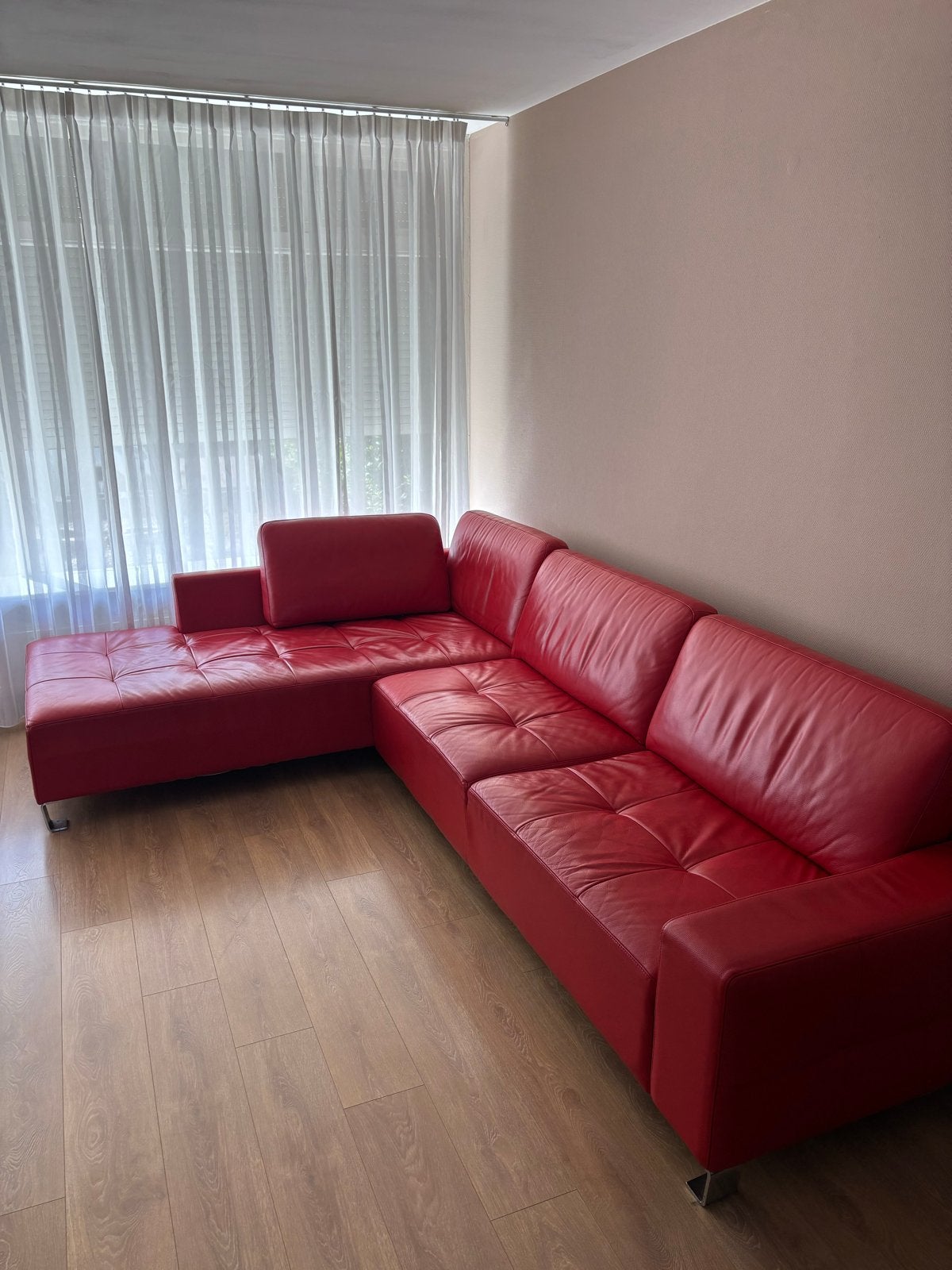 Moderne rode leren hoekbank, Huis en Inrichting, Banken | Bankstellen, Ophalen, Gebruikt, 100 tot 125 cm, Hoekbank