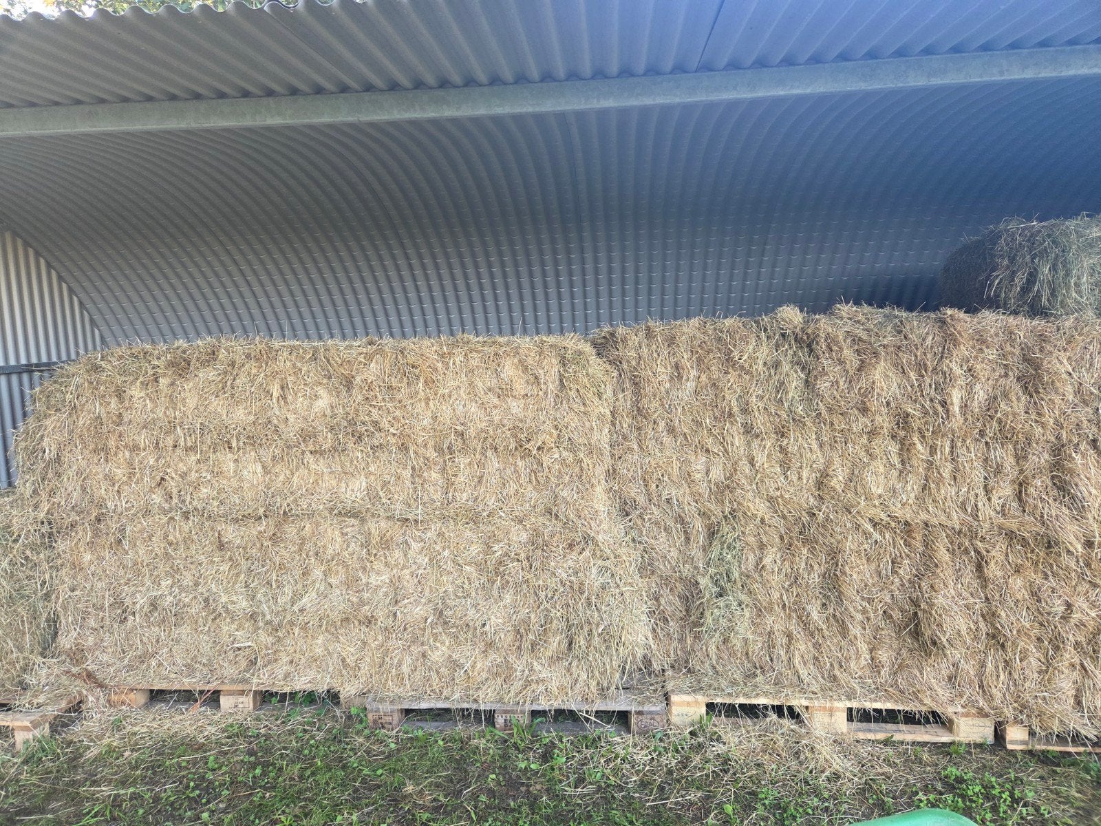 4 grote balen hooi laag in suiker ! a 420 kilo, Ophalen, Vee