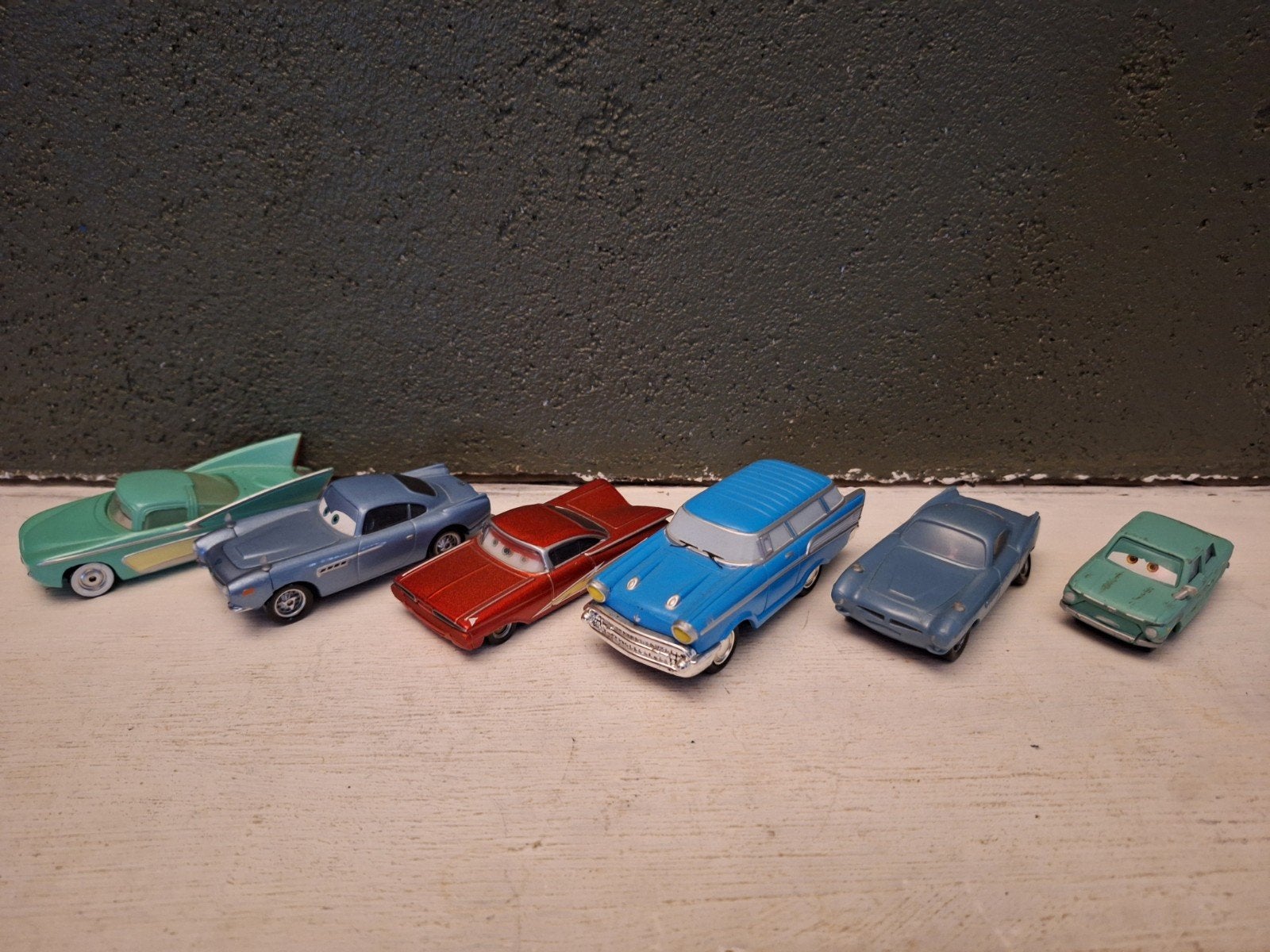 6x 4x Disney AUTOTJES ijzer
2x plastic met nr erop, Verzamelen, Ophalen of Verzenden, Auto's
