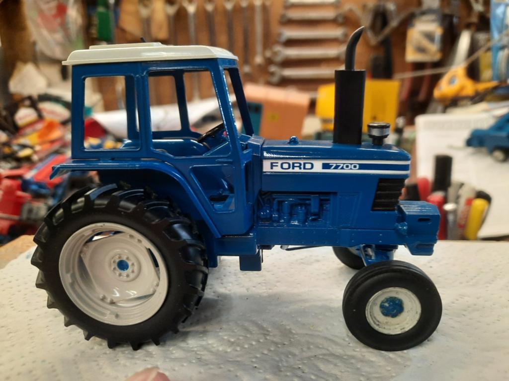 Ford 7700 Britains, Hobby en Vrije tijd, Modelauto's | 1:32, Ophalen of Verzenden, Zo goed als nieuw, Tractor of Landbouw, Britains