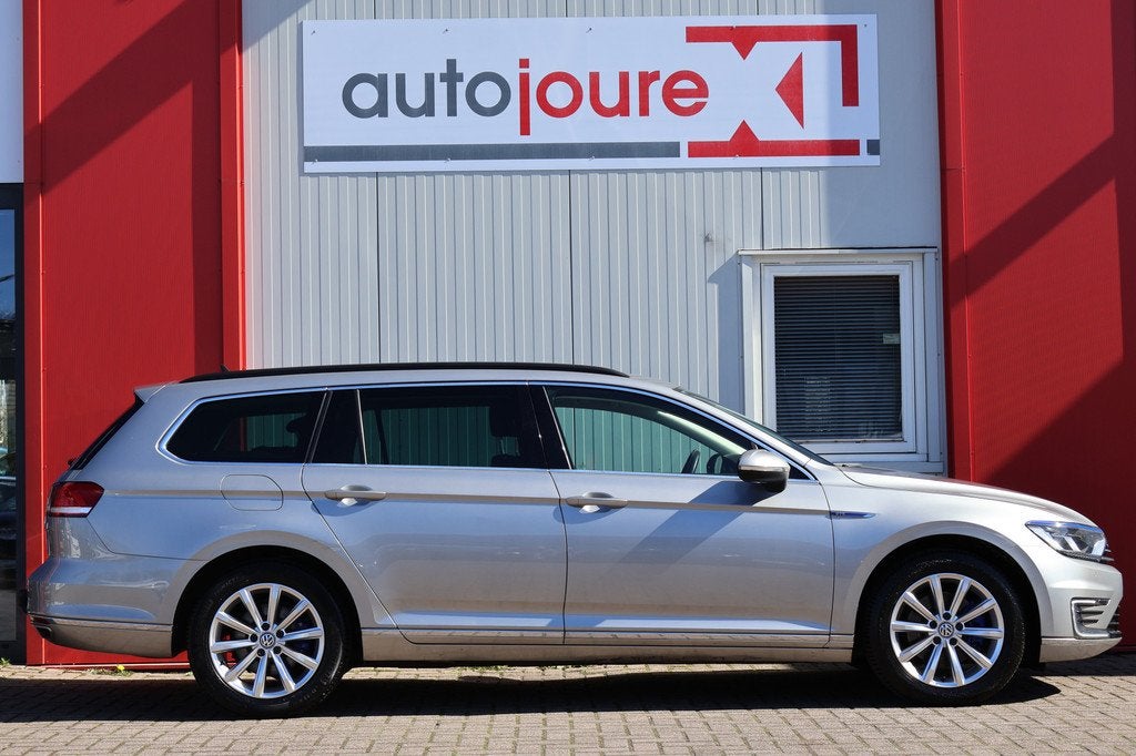 Volkswagen Passat Variant 1.4 TSI GTE (bj 2016, automaat), Stof, Gebruikt, 4 cilinders, 1600 kg