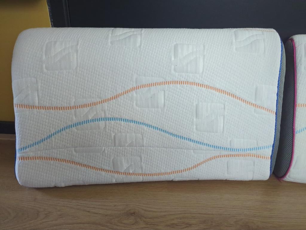 M-Line hoofdkussens (2 stuks), Ophalen of Verzenden, Zo goed als nieuw, Eenpersoons, 70 cm of minder