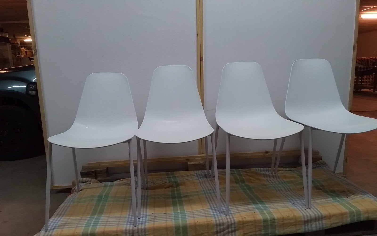 4 stuks Witte eetkamerstoelen wit kunststof design stoelen., Kunststof, Wit, Ophalen of Verzenden, Zo goed als nieuw