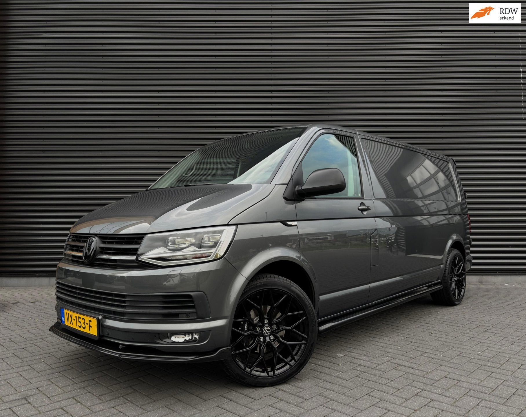 Volkswagen Transporter 2.0 TDI L2H2| 180PK|CAMERA| CARPLAY|, Euro 5, Zwart, 4 cilinders, Volkswagen