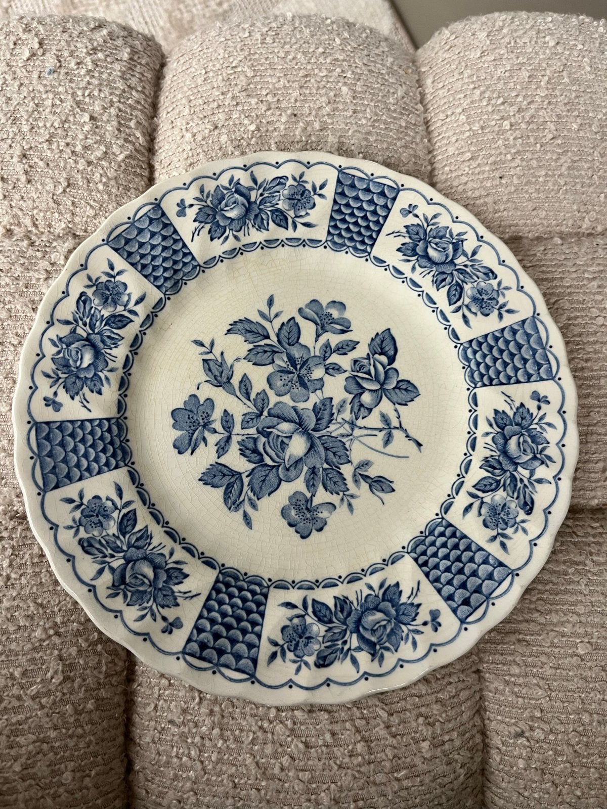 Antiek Myott Melody bord - Blauw bloemmotief, Ophalen of Verzenden