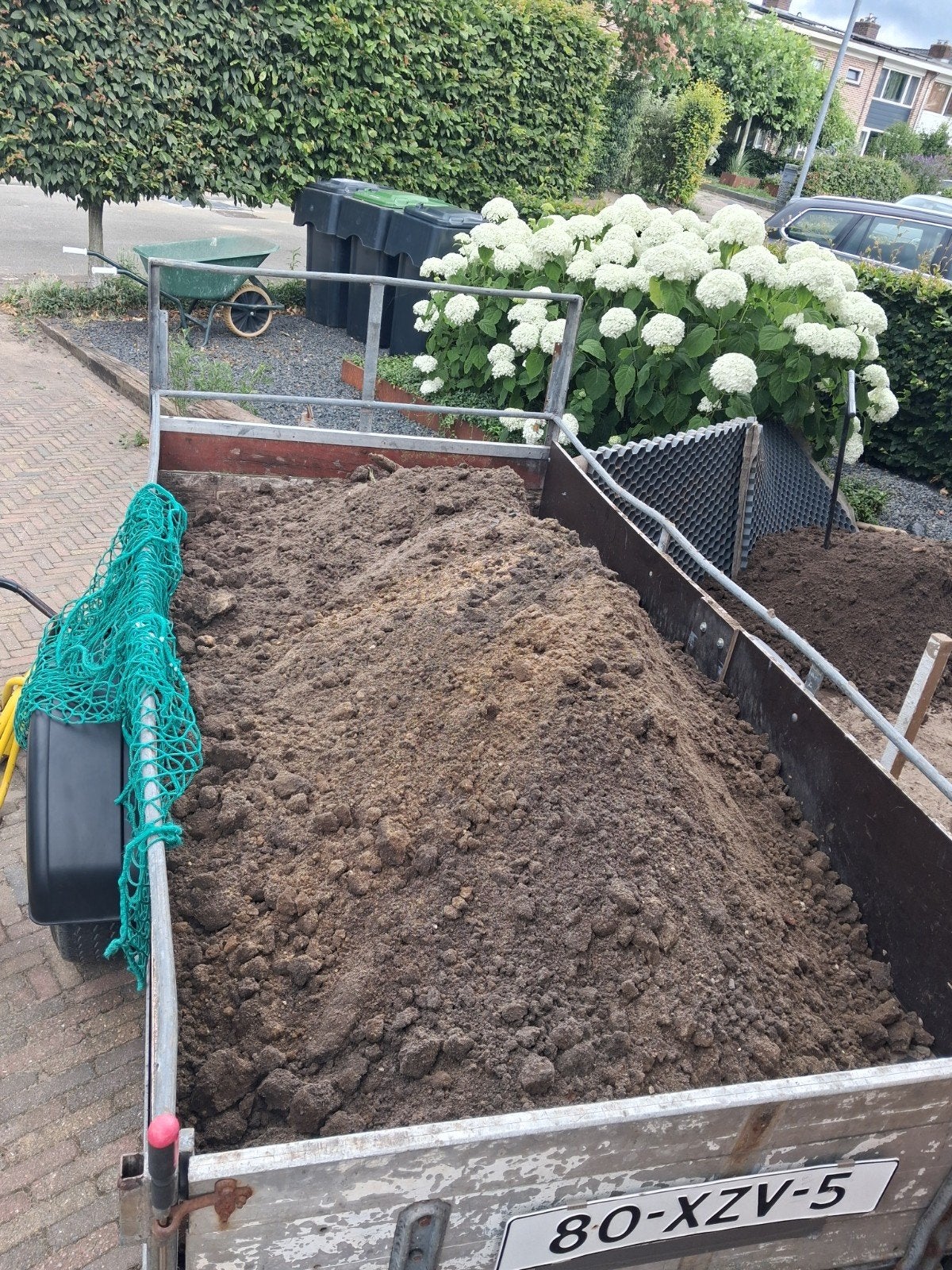 Zwarte grond, ongeveer 1100 kg, Ophalen, Zo goed als nieuw, Overige typen