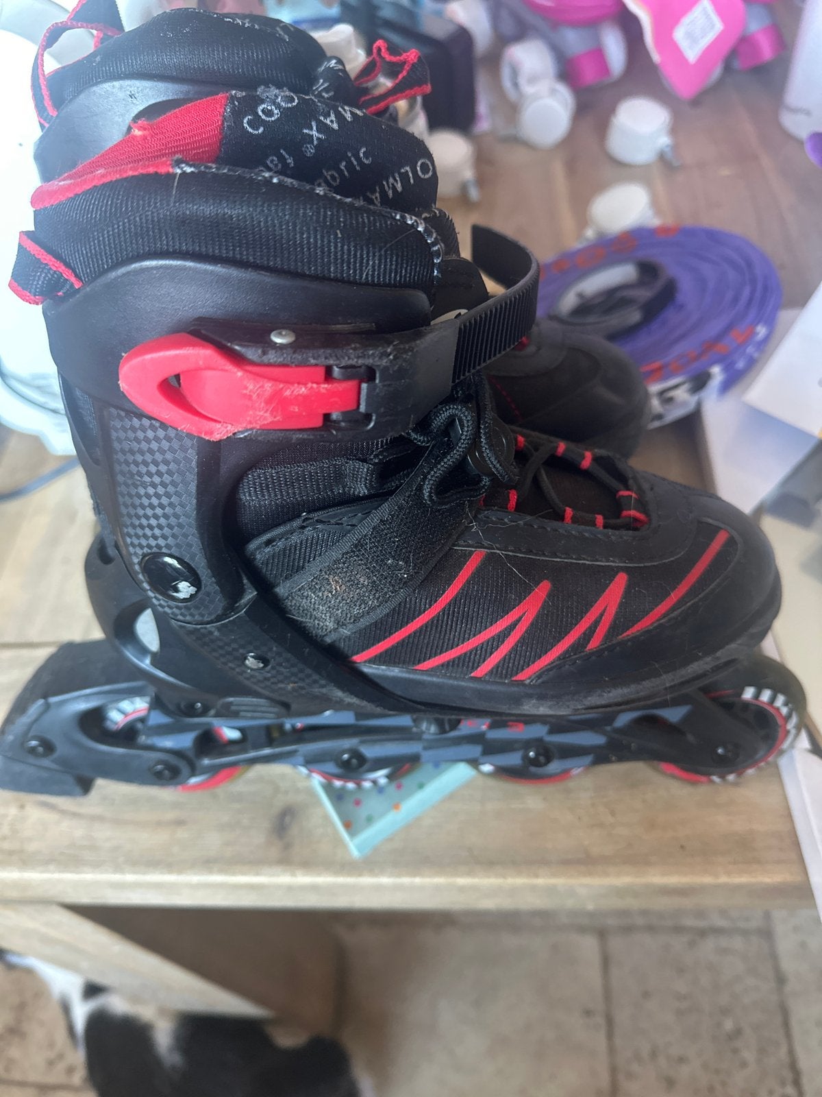 Verstelbare Skeelers Maat 33-36 Zwart/Rood, Sport en Fitness, Kinderen, Ophalen of Verzenden, Inline skates 4 wielen, Verstelbaar