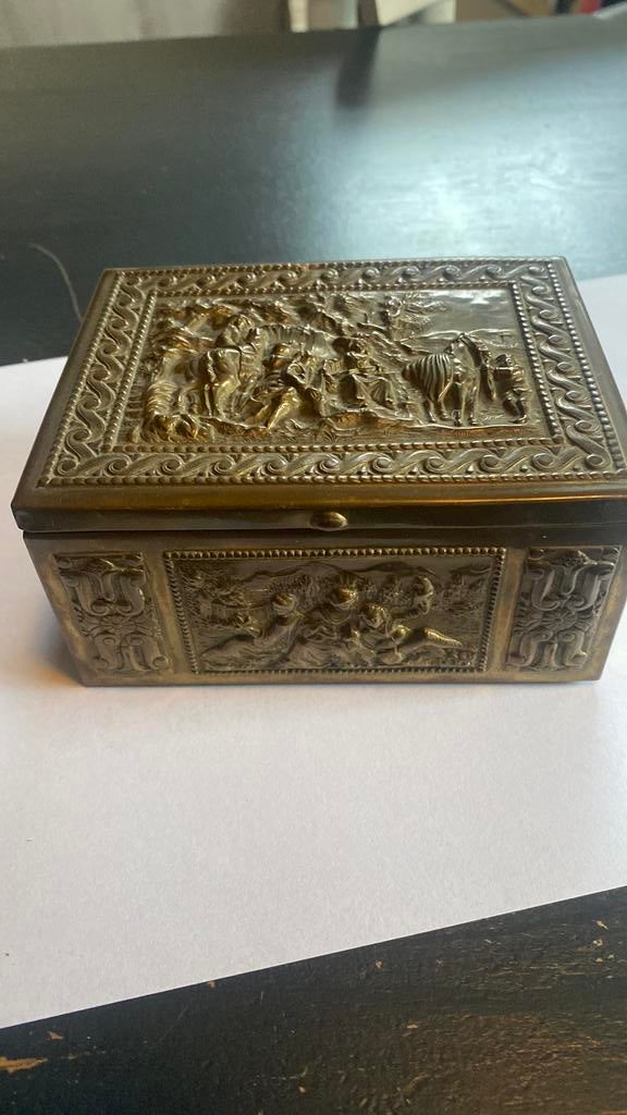 Koperen/brass kistje met mooie decoratie en stempel, Antiek en Kunst, Antiek | Koper en Brons, Ophalen of Verzenden