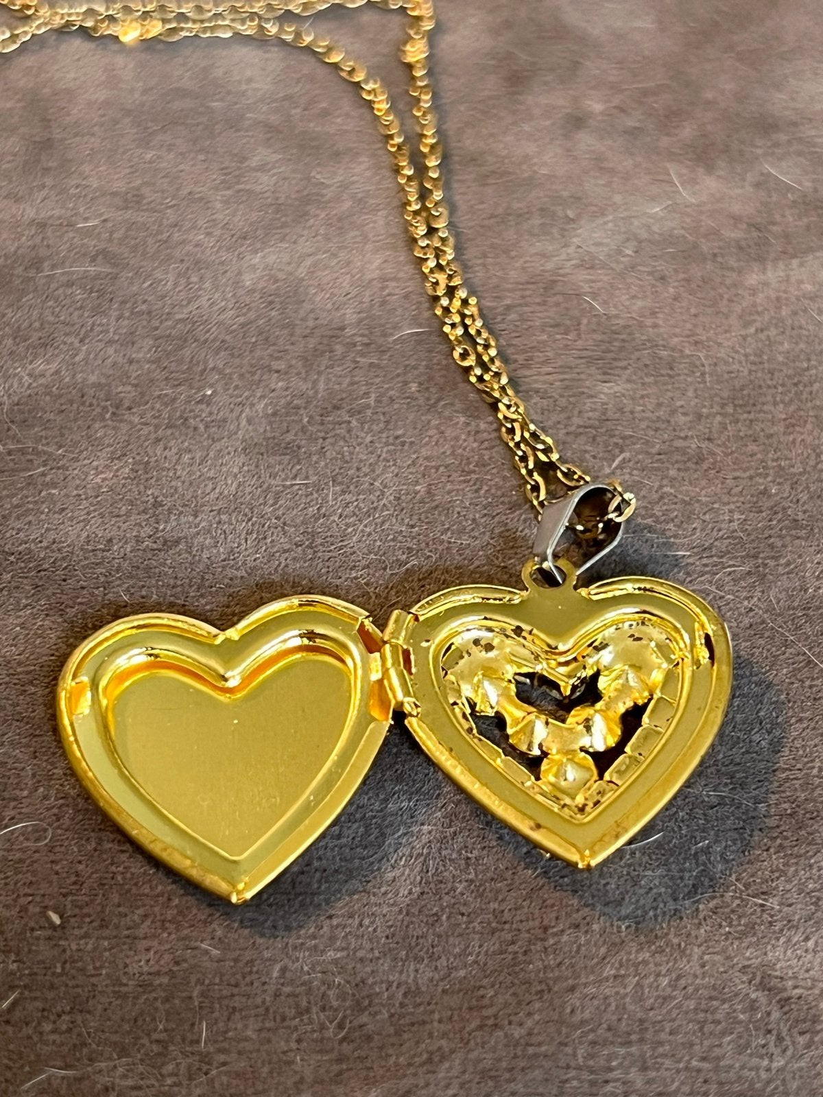 Nieuw Gouden Hart Medaillon Ketting met Kleurrijke Stenen, Sieraden, Tassen en Uiterlijk, Kettingen, Ophalen, Overige materialen