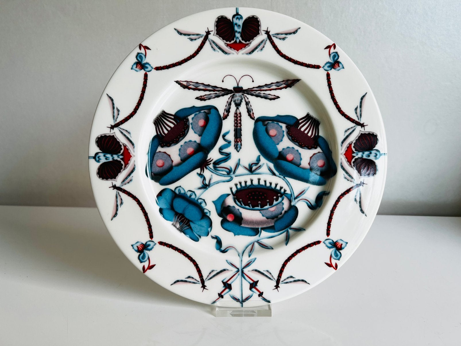 Iittala Korento Ontbijtbord Blauw Oranje Libelle Ø22,5, Ophalen of Verzenden, Nieuw, Porselein, Bord(en)