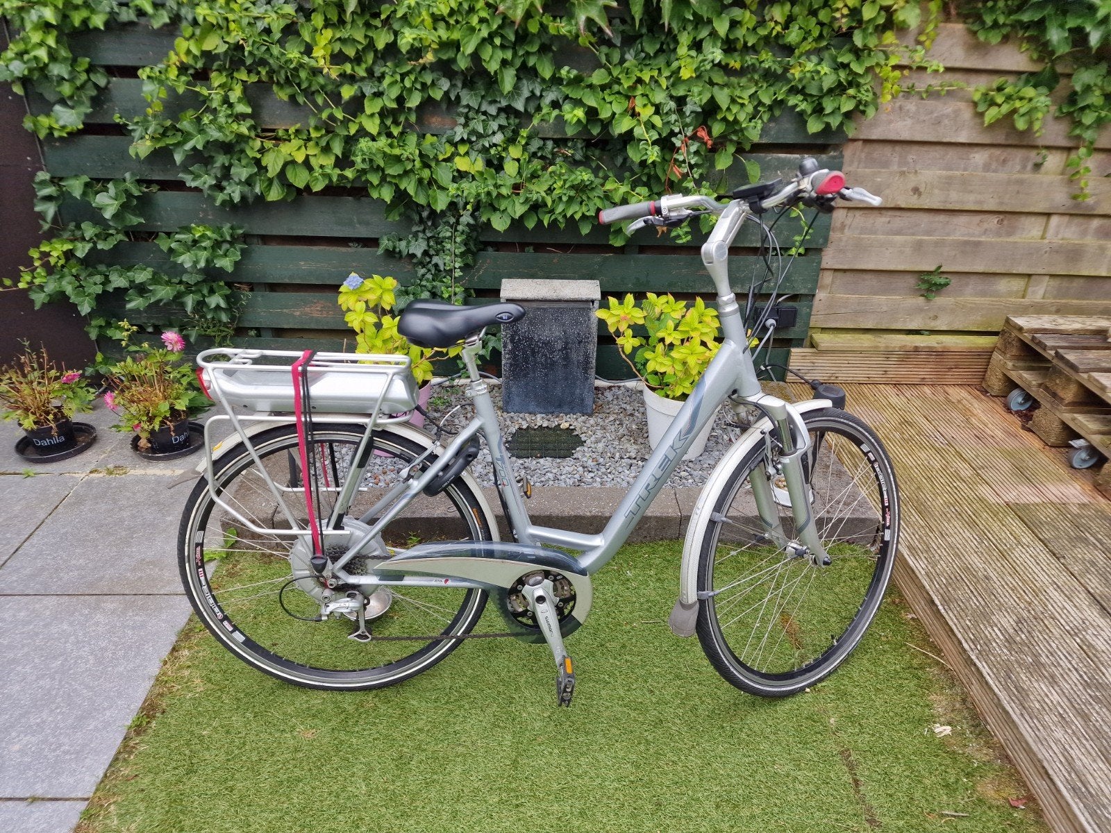 Trek 700+ elektrische fiets, Zo goed als nieuw, 51 tot 55 cm, 50 km per accu of meer, Ophalen