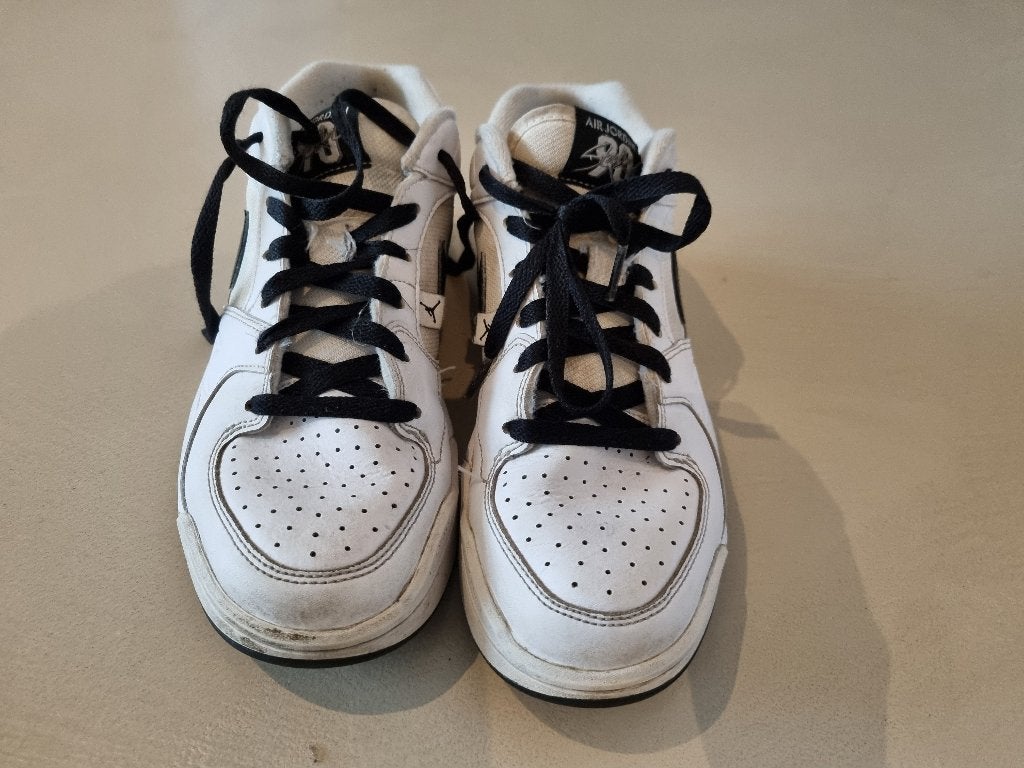 Nike Air Jordan sneakers - Wit met zwart, Kleding | Heren, Wit, Ophalen of Verzenden, Sneakers of Gympen, Gedragen