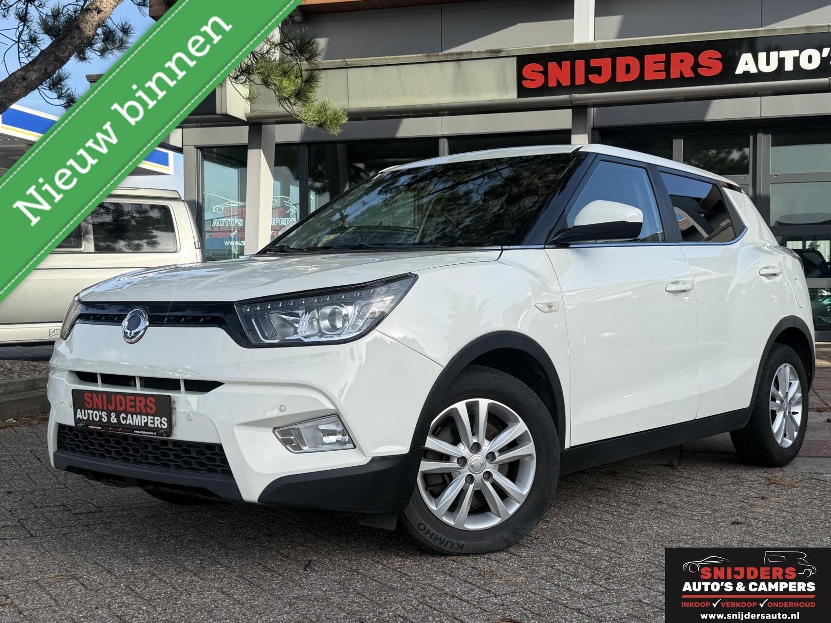 Ssangyong Tivoli 1.6 Quartz hoog zitter mt veel opties, Auto's, Voorwielaandrijving, Stof, Gebruikt, Zwart
