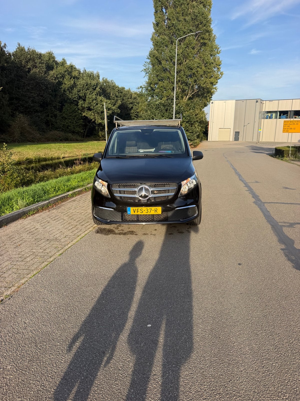 Mercedes Vito 114 top onderhouden nette betrouwbare bus, Auto's, 4 cilinders, Zwart, Diesel, Particulier