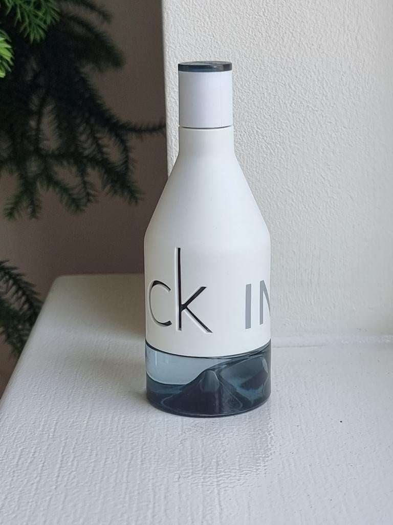 Eau de toilette Calvin Klein In2U 50ml, Sieraden, Tassen en Uiterlijk, Uiterlijk | Parfum, Ophalen, Zo goed als nieuw