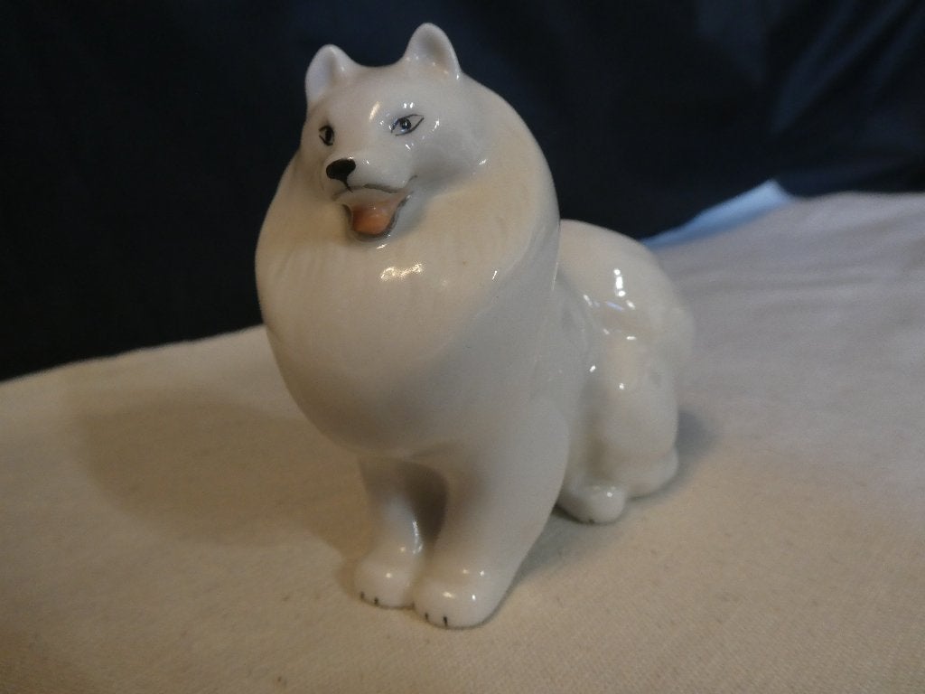 Vintage Lomonosov porseleinen beeldje van een Samojeed Spitz, Verzamelen, Beelden en Beeldjes, Ophalen of Verzenden, Gebruikt