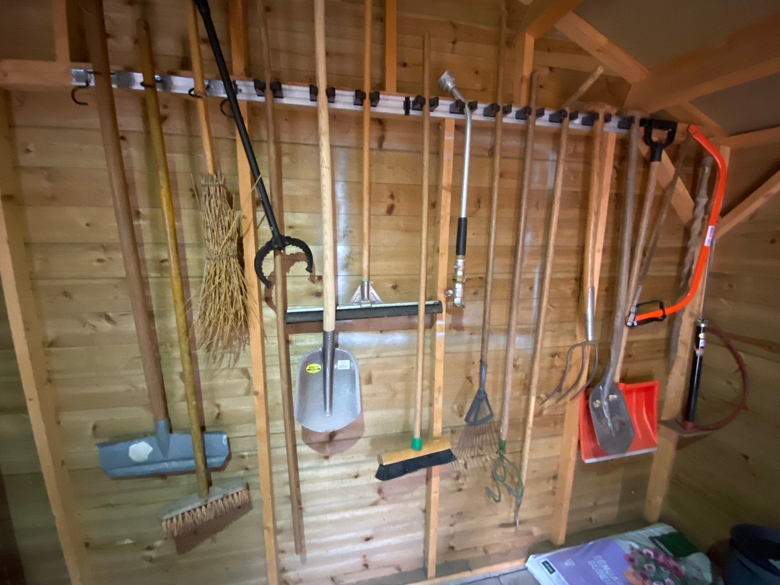 Uitgebreide set van 16 tuingereedschappen, Tuin en Terras, Ophalen, Gebruikt, Bezem