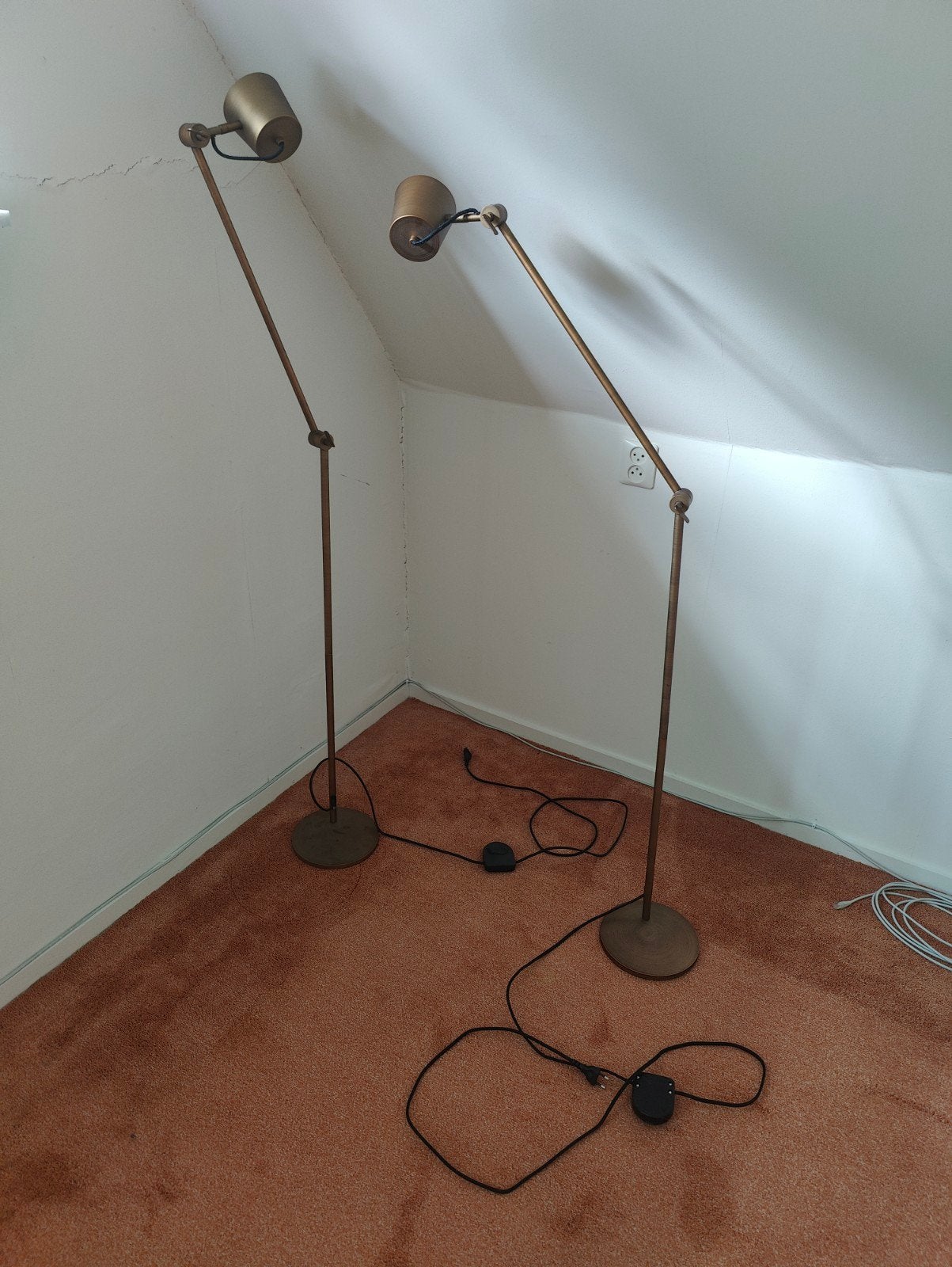 Twee verstelbare messing staande schemerlampen, Ophalen, Gebruikt, Metaal, 100 tot 150 cm